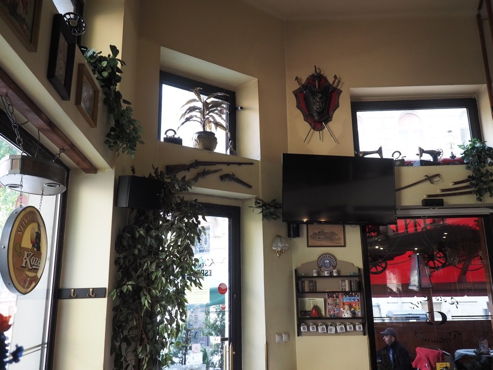 Interiér kaviarne Rolo Café